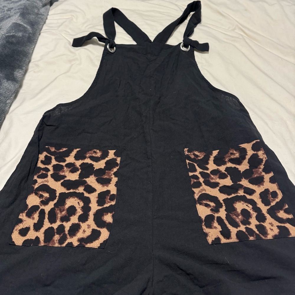 SHEIN Black Jumpsuit with Leopard Print Pockets